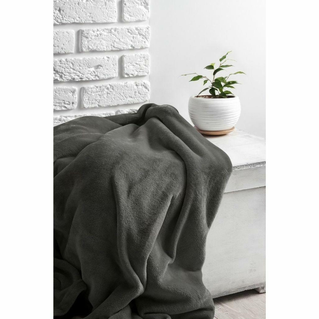 White fleece blanket top