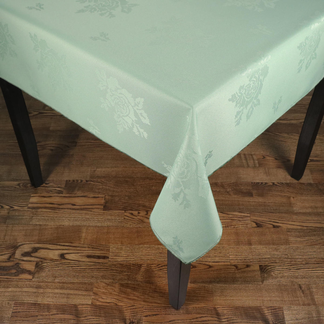 Wholesale Polyester Damask Rose Design Tablecloths Superior Quality