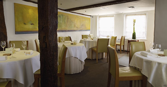 fat-duck-dining-room.jpg